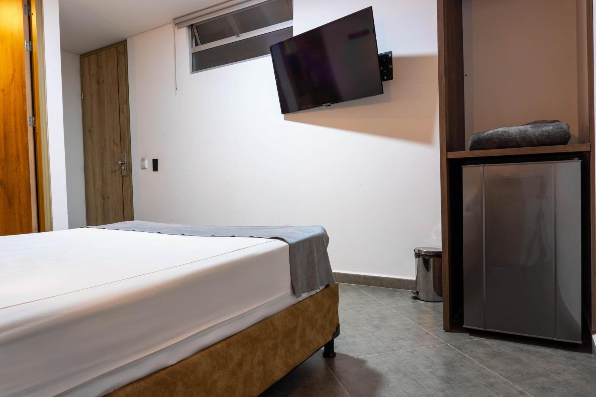 Hotel California City Medellin Ngoại thất bức ảnh
